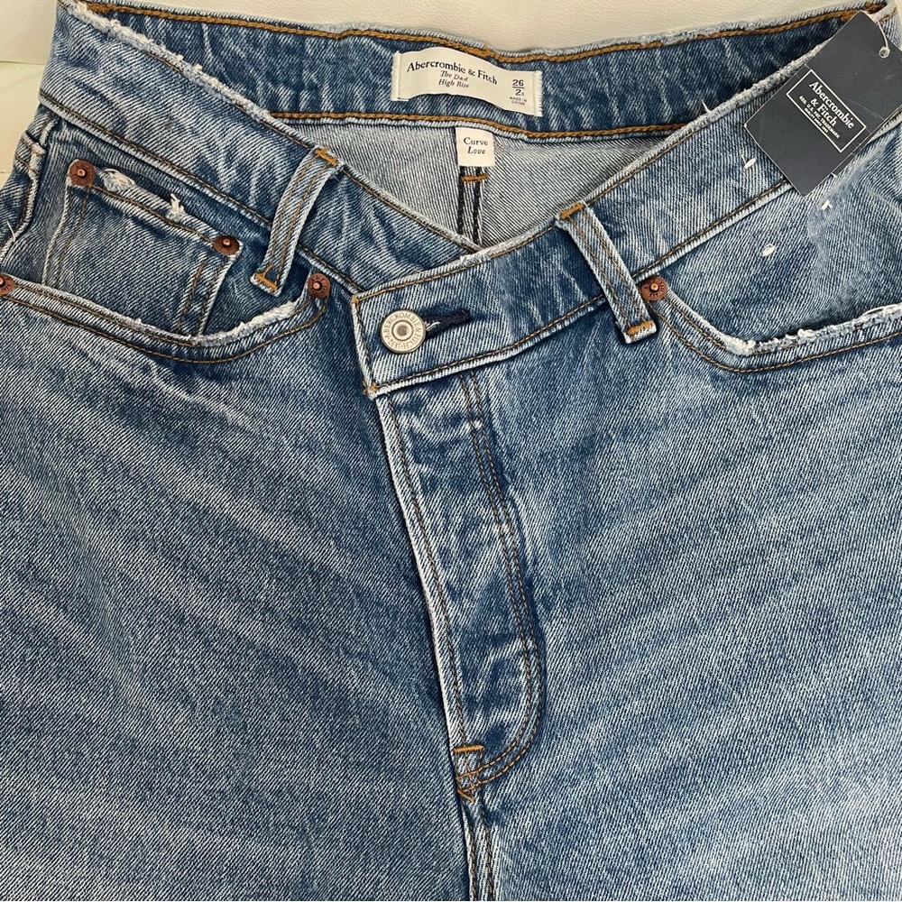 Abercrombie & Fitch High Rise Mom Jeans Blue Wash Size 26/2r